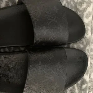 Louis Vuitton | Shoes | Authentic Size 1 In Men Waterfront  display picture 2